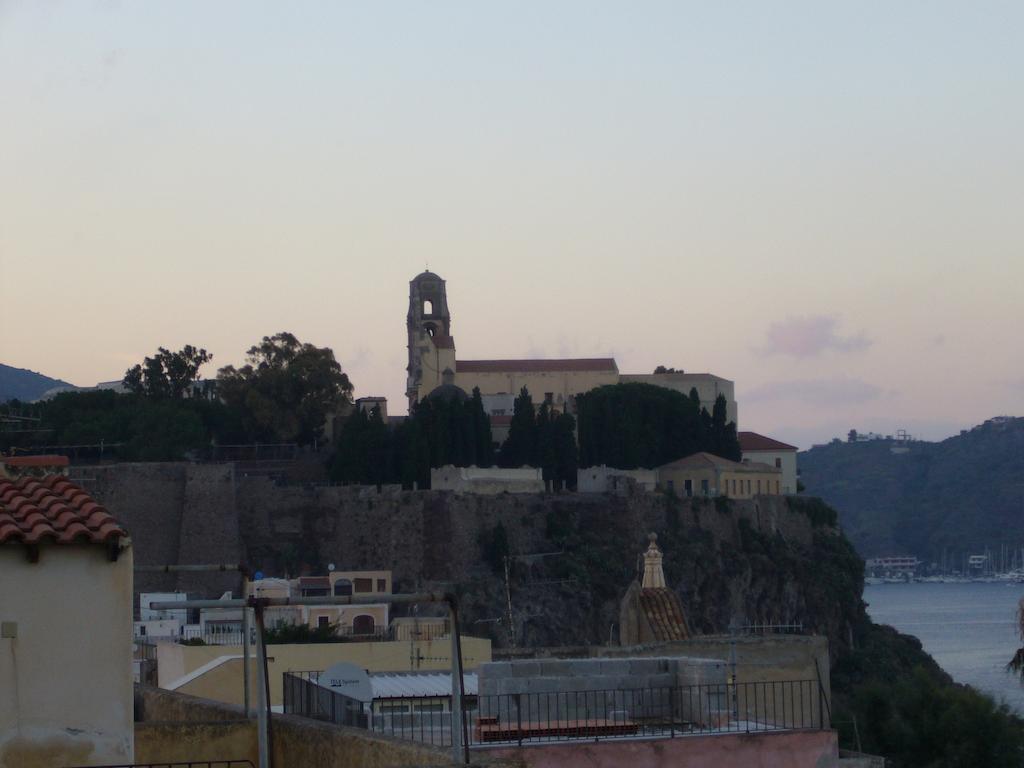 Casa Zu Peppino Apartment Lipari  Bagian luar foto